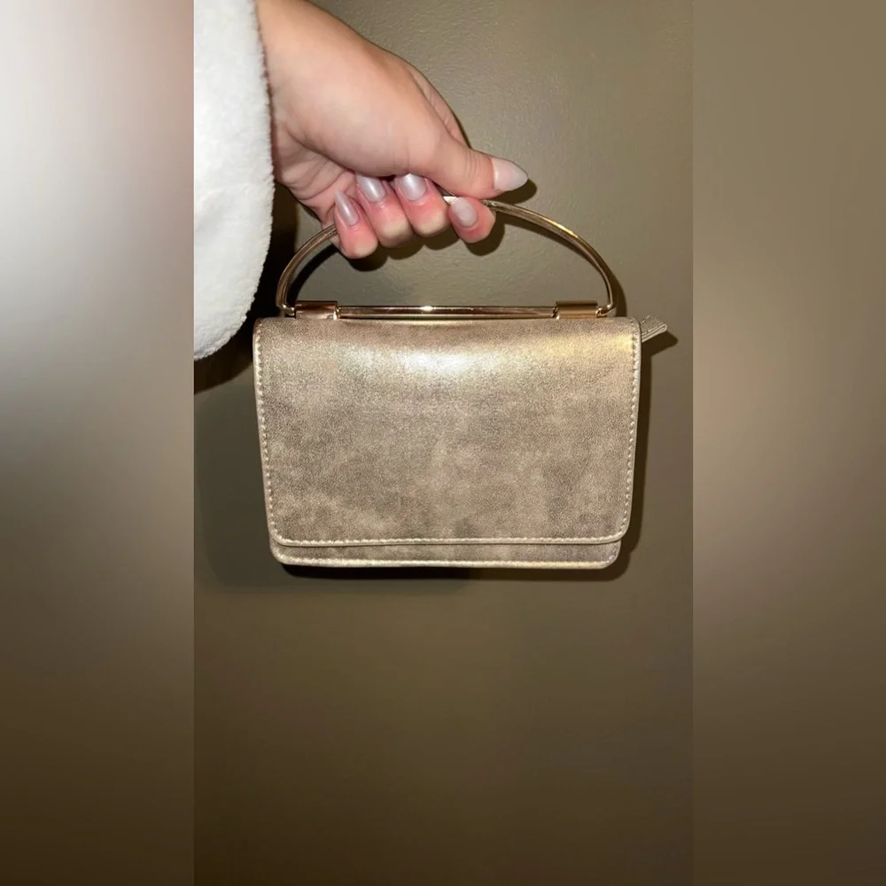 Mini Gold Purse - Picture 3 of 9